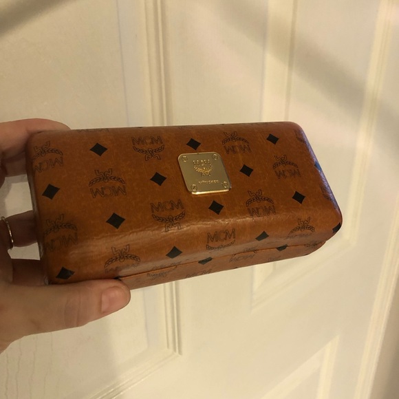 MCM tortoise shell look Sunglasses bought at Saks with logo - Picture 3 of 10